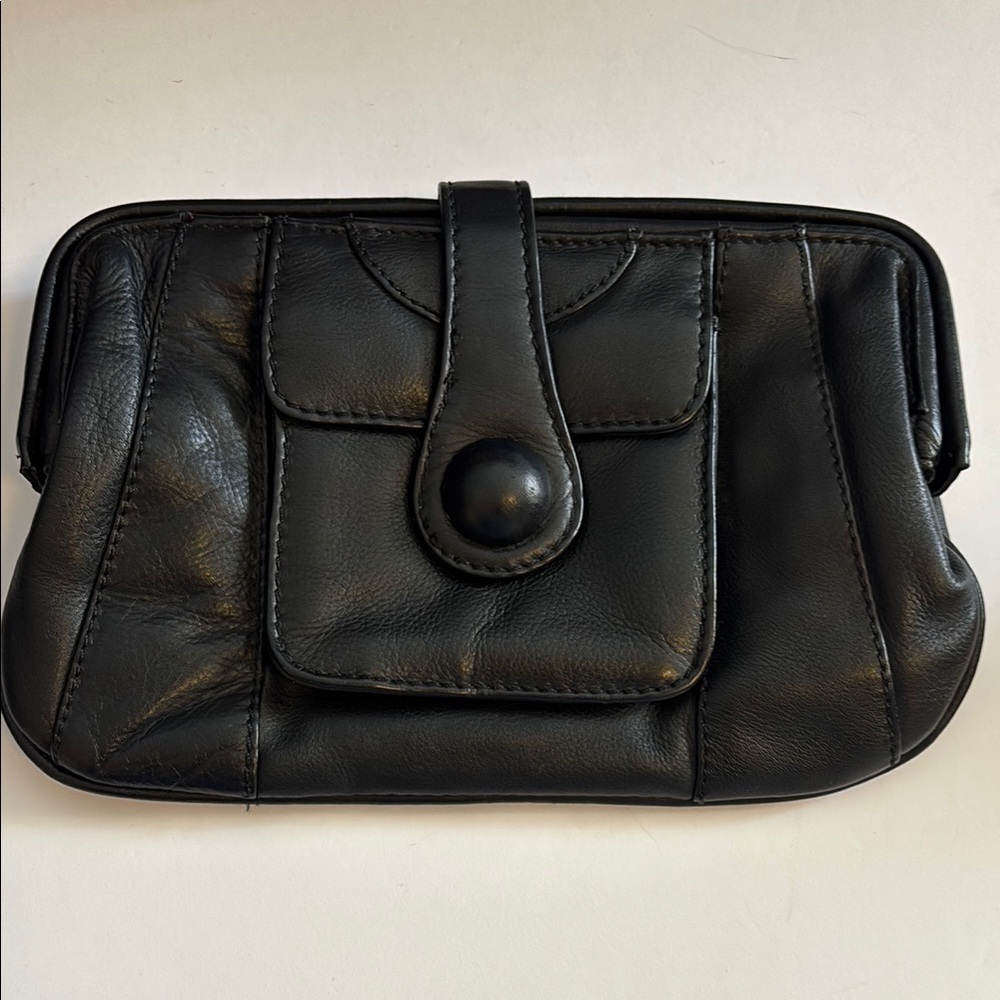 XUDE OF LONDON SOFT BLACK LEATHER CLUTCH SNAP CLOSURE ZIP POCKET INSIDE